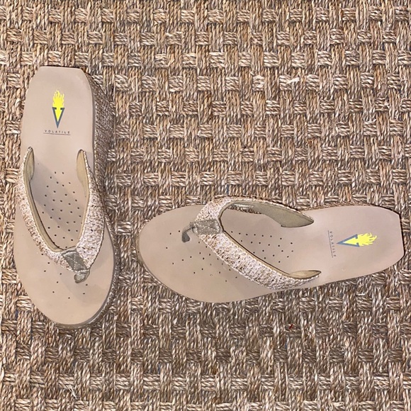 Volitile Flip Flop Sandals sz 9